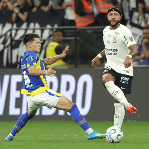 Polémica en Brasil por un videoclip de Memphis Depay en el que 