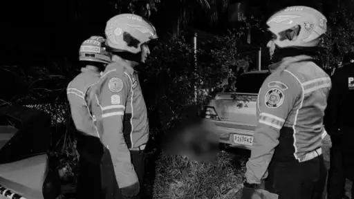 En el lugar del ataque armado quedó un hombre fallecido. ,Bomberos Municipales.