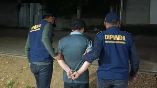Benjamín fue detenido con nueve colmillos de cocaína. ,PNC de Guatemala.
