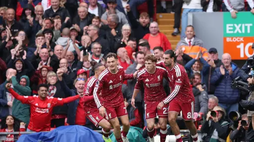Víctor Muñoz evitó la derrota del Liverpool en Anfield - EFE