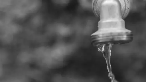 Falta de agua.