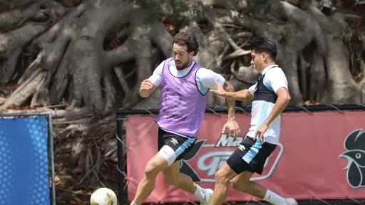Aaron Herrera se entrena con la Selección de Guatemala pese a no tener equipo - FFG