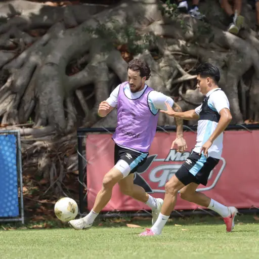 Aaron Herrera se entrena con la Selección de Guatemala pese a no tener equipo - FFG