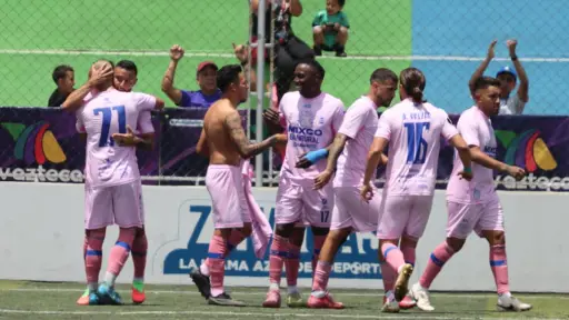 Celebración del Deportivo Mixco ante Aurora - Alex Meoño