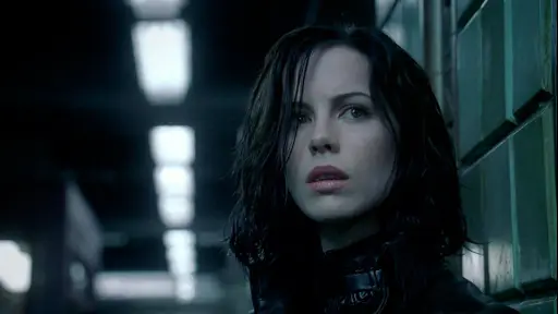 Kate Beckinsale  ,Redes sociales