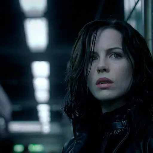 Kate Beckinsale  ,Redes sociales