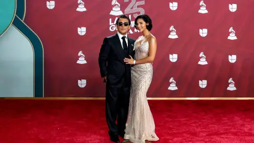Nodal y Ángela Aguilar ,Univisión