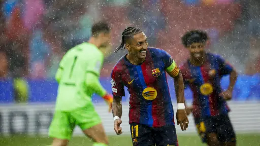 Celebración de Raphinha ante el Feyenoord por la Champions League - EFE