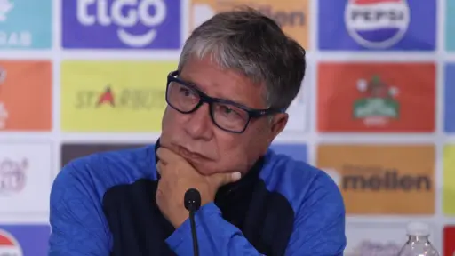 Hernán Darío Gómez, técnico de El Salvador 