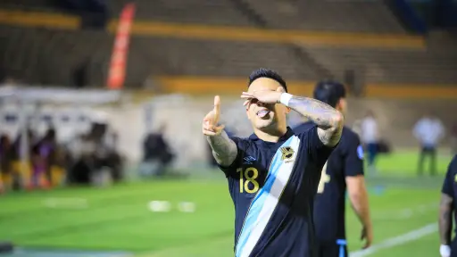 Óscar Santis celebra ante Jamaica en Kingston - Concacaf