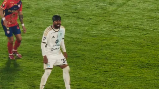 Dewinder Bradley terminó con un golpe en la victoria de Comunicaciones ante Xelajú - Willber Colloy