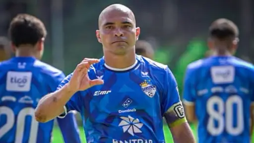 Cobán Imperial ganó gracias al doblete de Janderson Pereira 