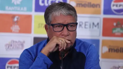 Hernán Darío Gómez, técnico de El Salvador 
