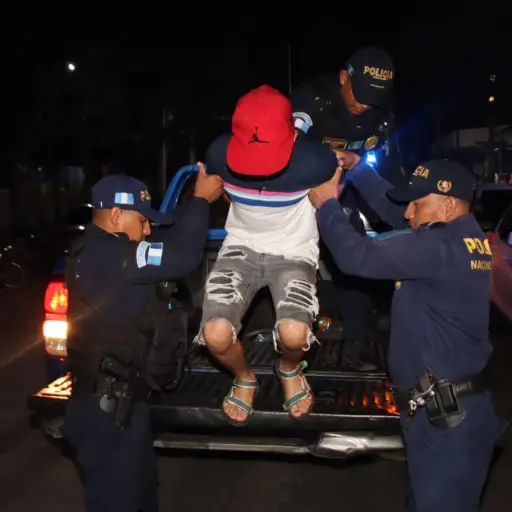 El presunto integrante de la banda de roba carros 