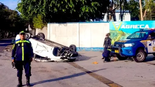 El percance no dejó personas heridas, solo daños en el vehiculo. ,Amílcar Montejo.