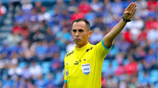 Luis Enrique Santander, árbitro mexicano - Federación Mexicana de Fútbol