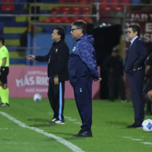 Hernán Darío Gómez, técnico de El Salvador - Alex Meoño