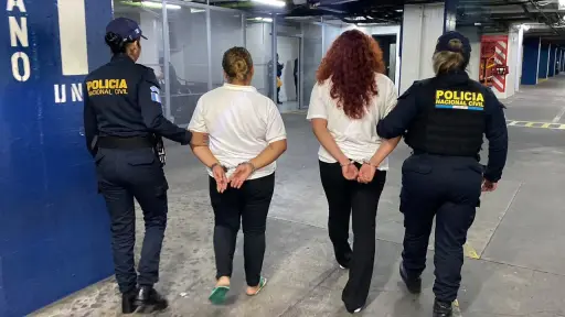 Ambas mujeres fueron trasladadas a la Torre de Tribunales. ,PNC de Guatemala.