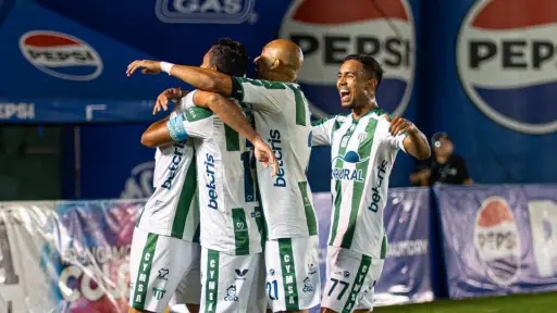 Celebración de Antigua GFC ante Xelajú MC - Antigua GFC