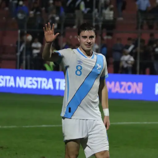 Matt Evans, anotador del gol de la victoria de Guatemala ante Surinam - Alex Meoño