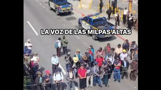 Bloqueo en San Lucas Sacatepéquez el martes, 6 de octubre de 2026. ,redes sociales