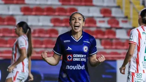 Celebración de Ana Lucía Martínez ante el Necaxa - Cruz Azul