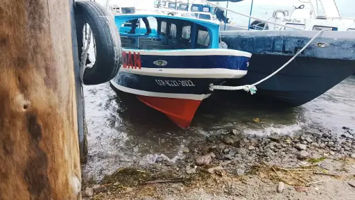 Embarcación estuvo a punto de incendiarse en el Lago de Atitlán. ,Ejército de Guatemala.