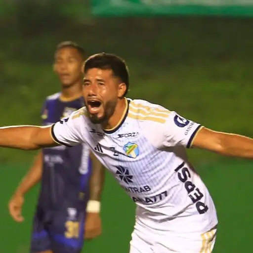 Comunicaciones derrotó a Deportivo Suchitepéquez 