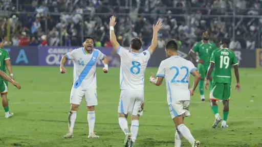 Celebración de Matt Evans ante Surinam - Alex Meoño