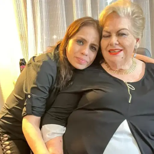 Martha Elena Martínez y Paquita la del Barrio ,Redes sociales