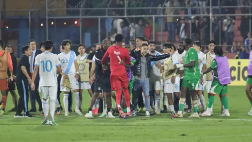 Acción al final del juego Guatemala vs. Surinam 
